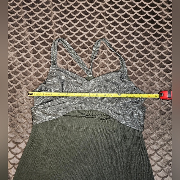 G85. Lululemon Wrap It Up Tank in Jazzy White Gator Green/Gator Green - Size 10 - Picture 5 of 8